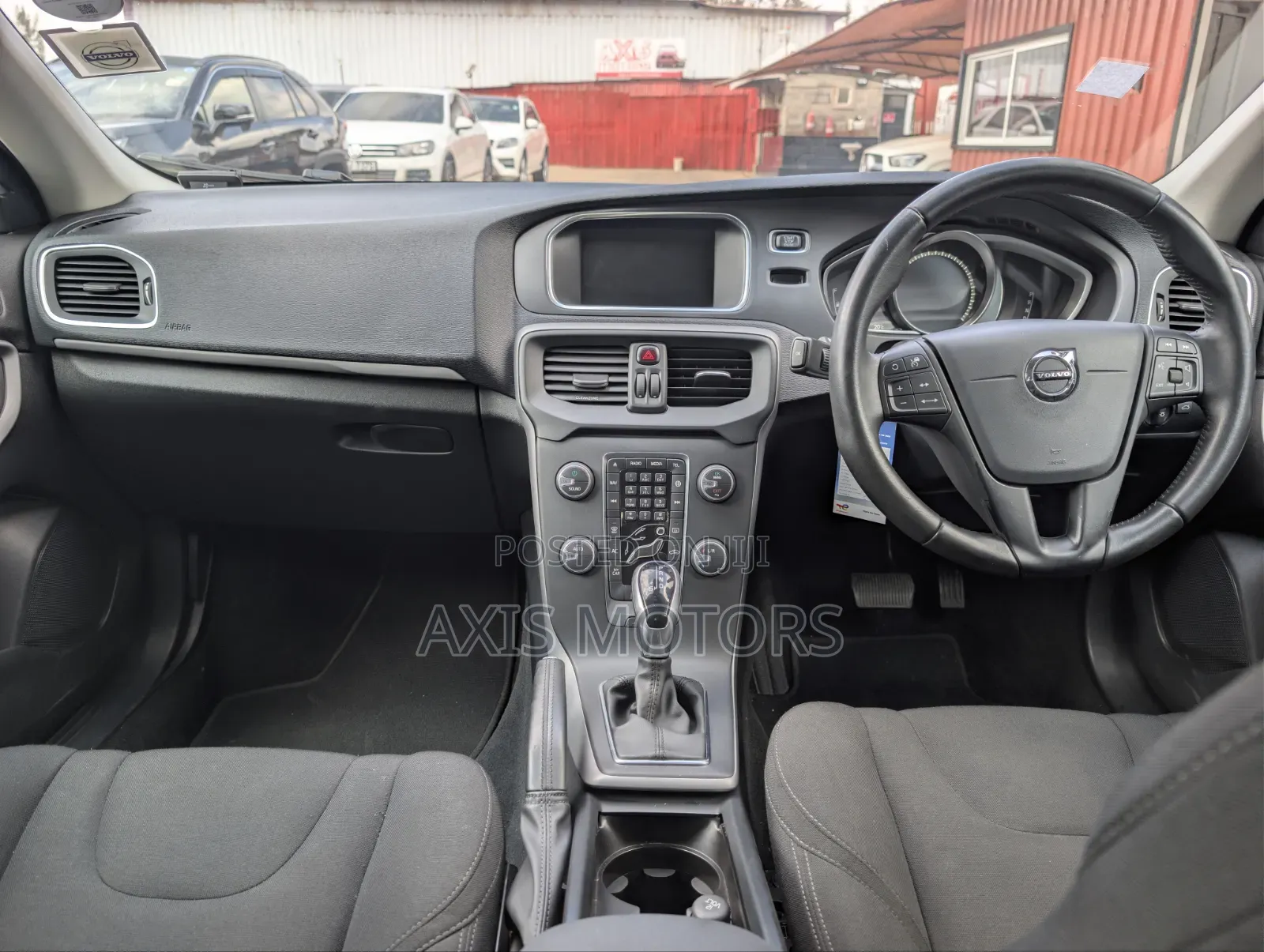 Volvo V40 2019 Gray
