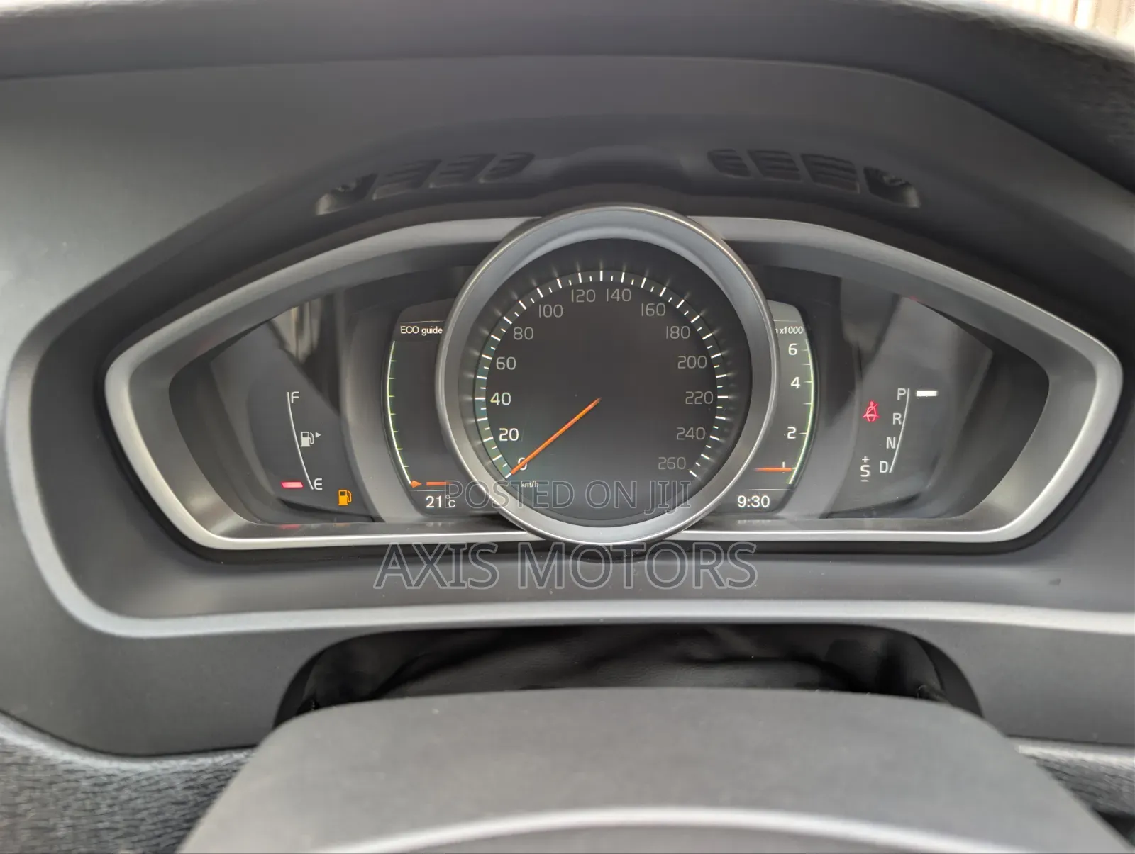 Volvo V40 2019 Gray