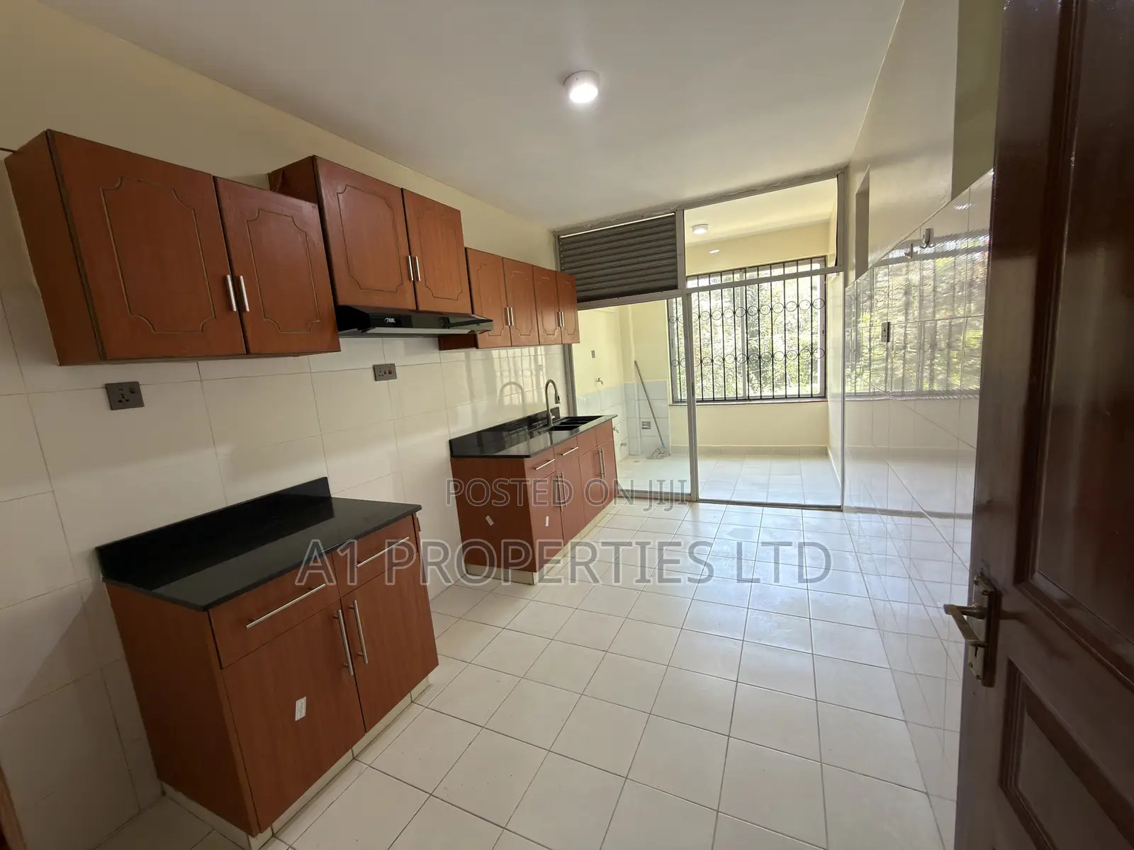 4bdrm Apartment in Valley Arcade for rent