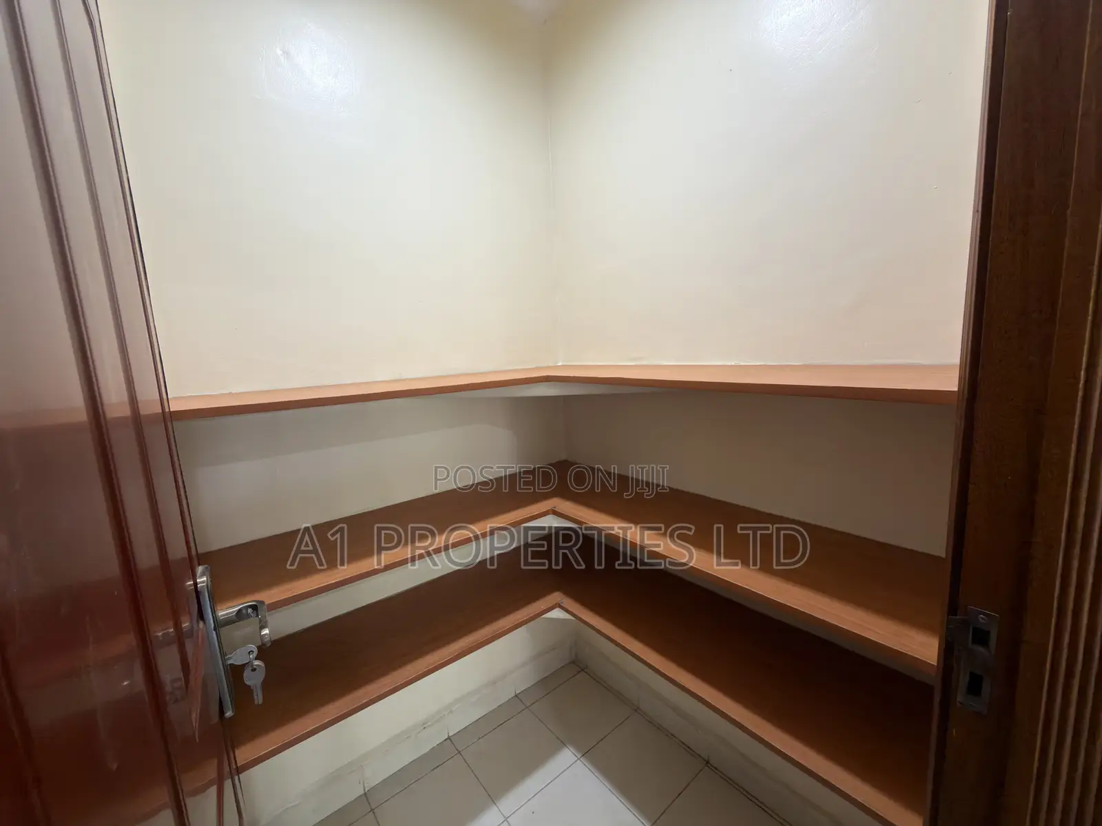 4bdrm Apartment in Valley Arcade for rent