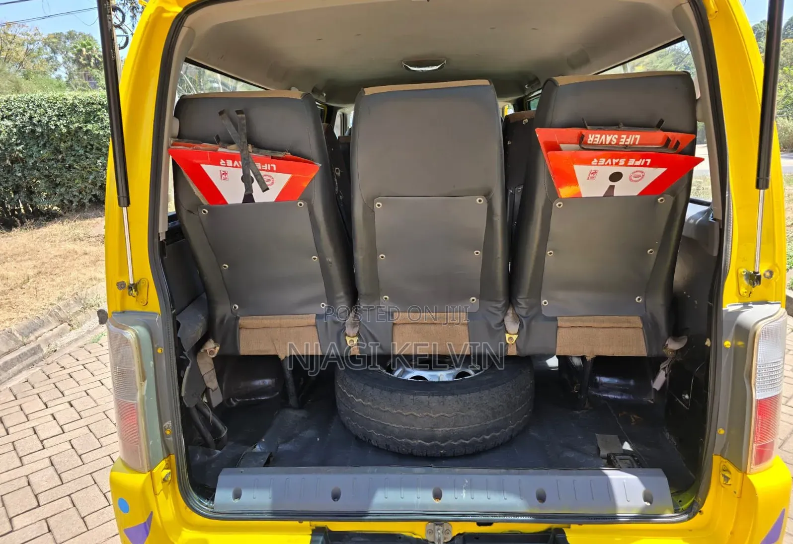 Nissan Caravan (Urvan) 2010 Yellow