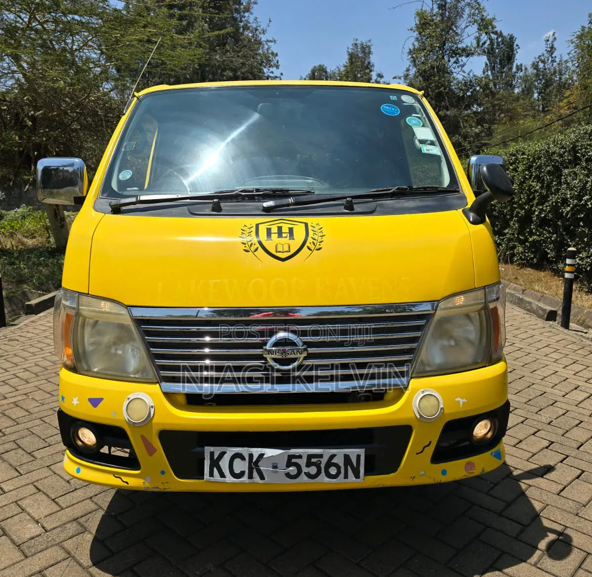 Nissan Caravan (Urvan) 2010 Yellow