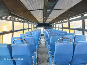 Isuzu Executive Bus 2010 Yellow