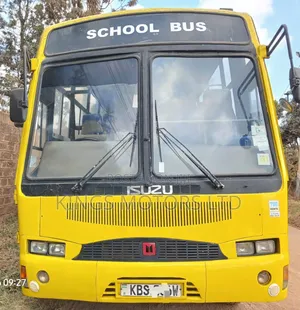 Isuzu Executive Bus 2010 Yellow