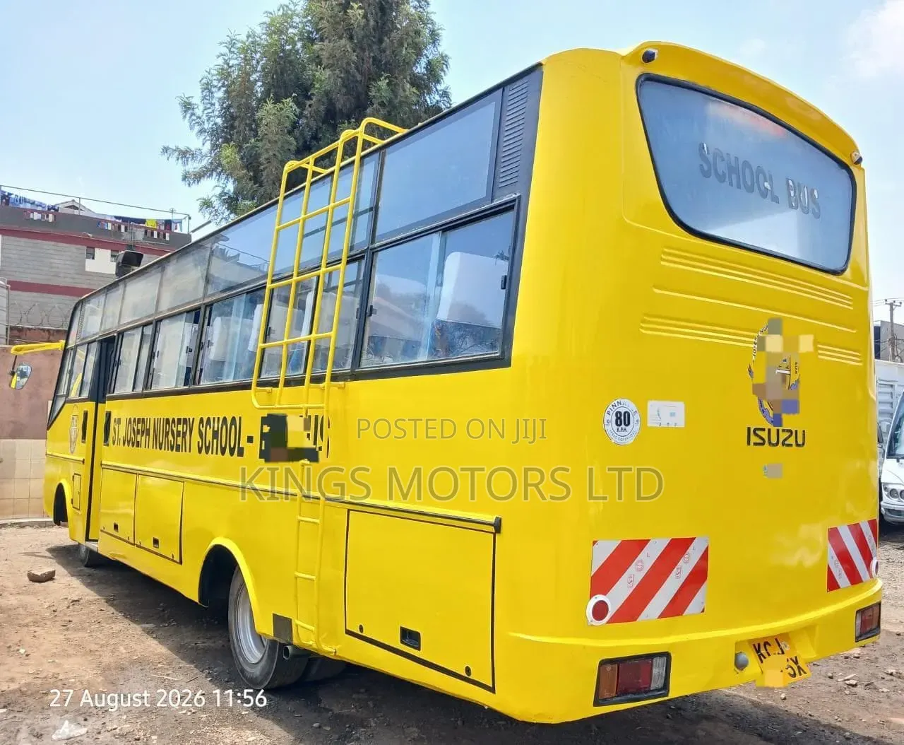Isuzu Executive Bus 2010 Yellow