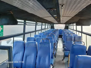 Isuzu Executive Bus 2010 Yellow