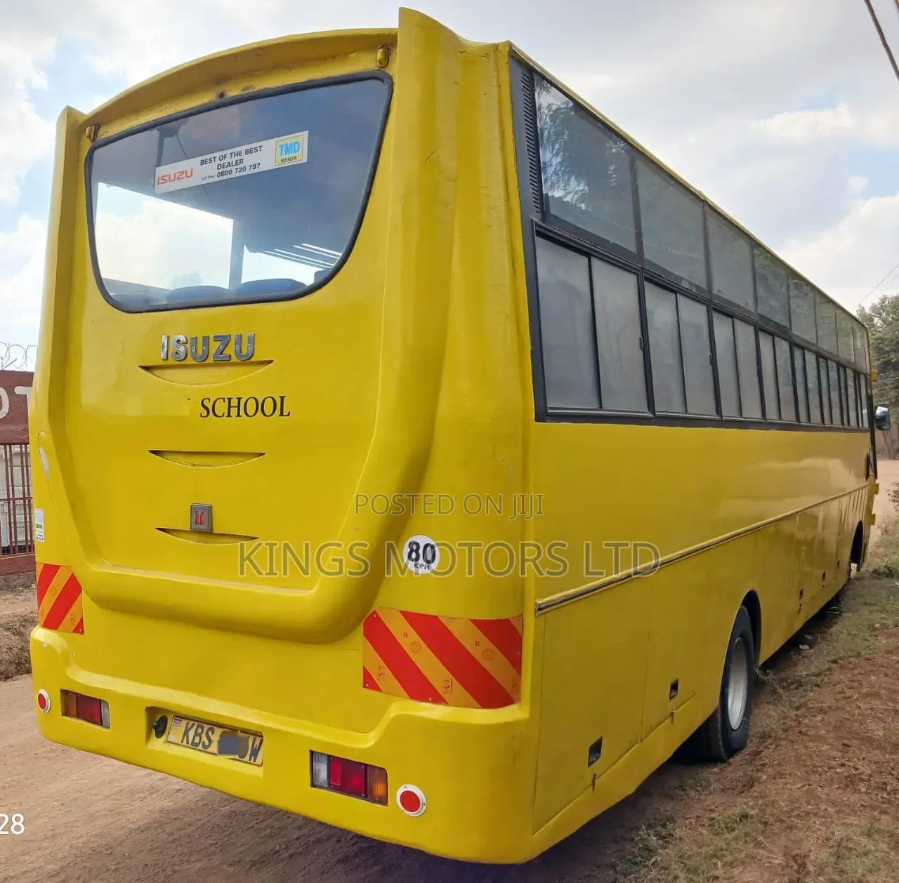 Isuzu Executive Bus 2010 Yellow
