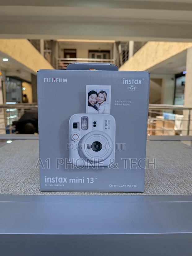 FujiFilm Instax Mini 13