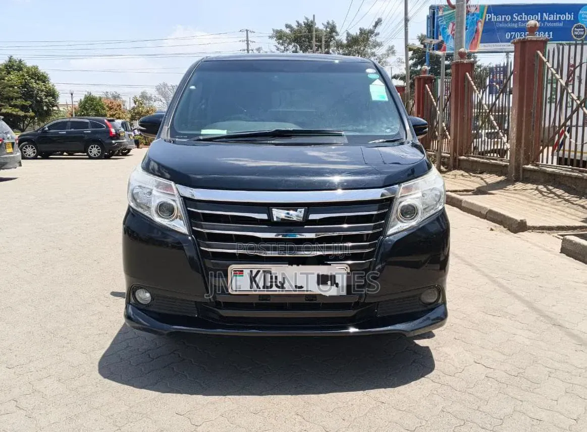 Toyota Noah 2018 Black