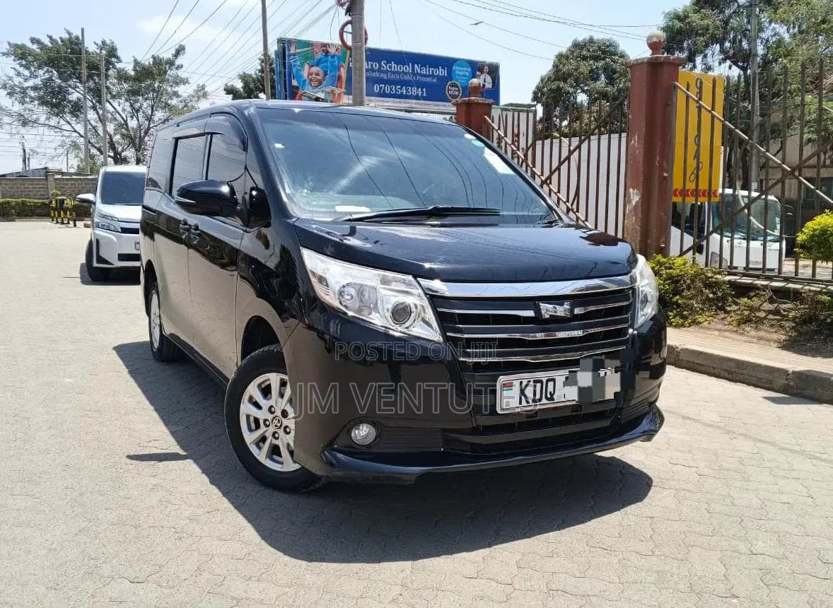 Toyota Noah 2018 Black
