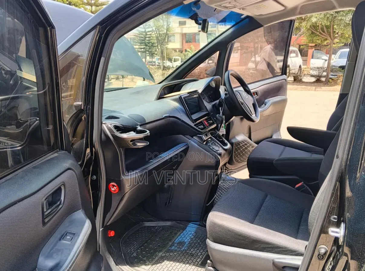 Toyota Noah 2018 Black