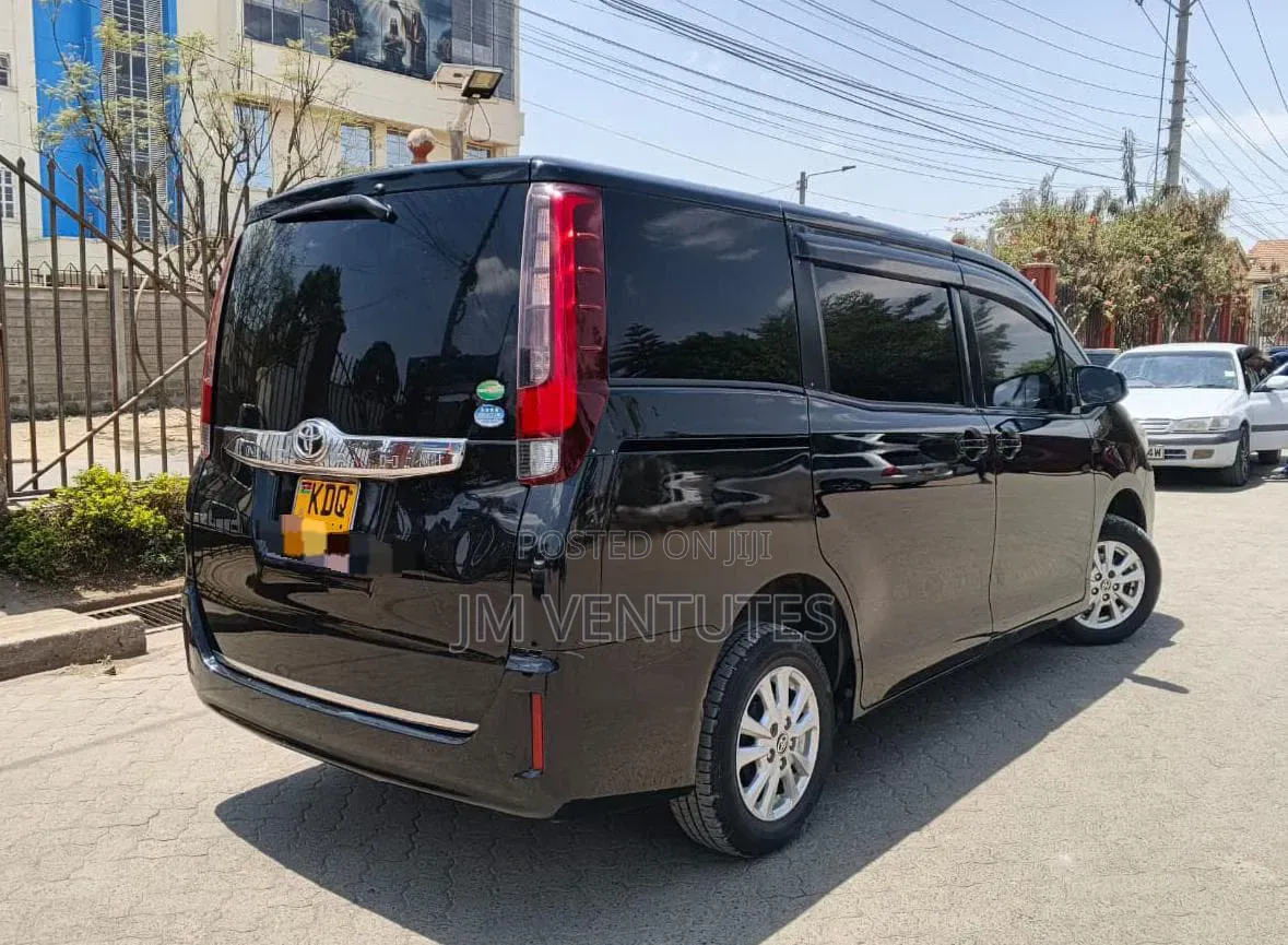 Toyota Noah 2018 Black