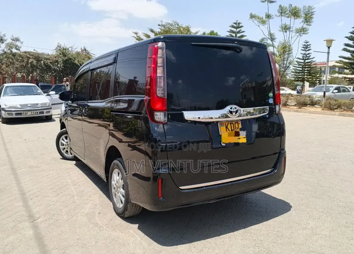 Toyota Noah 2018 Black