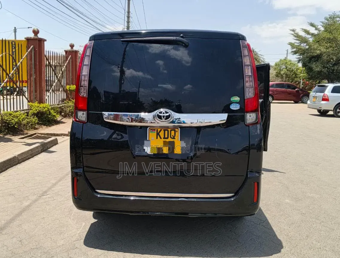 Toyota Noah 2018 Black