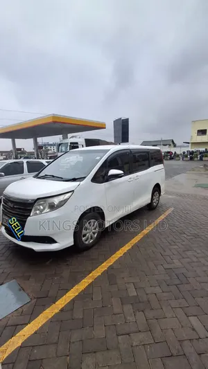 Toyota Noah 2014 White