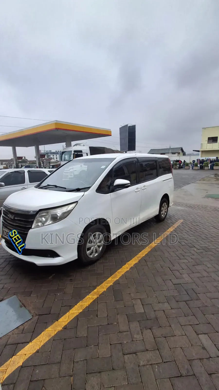 Toyota Noah 2014 White
