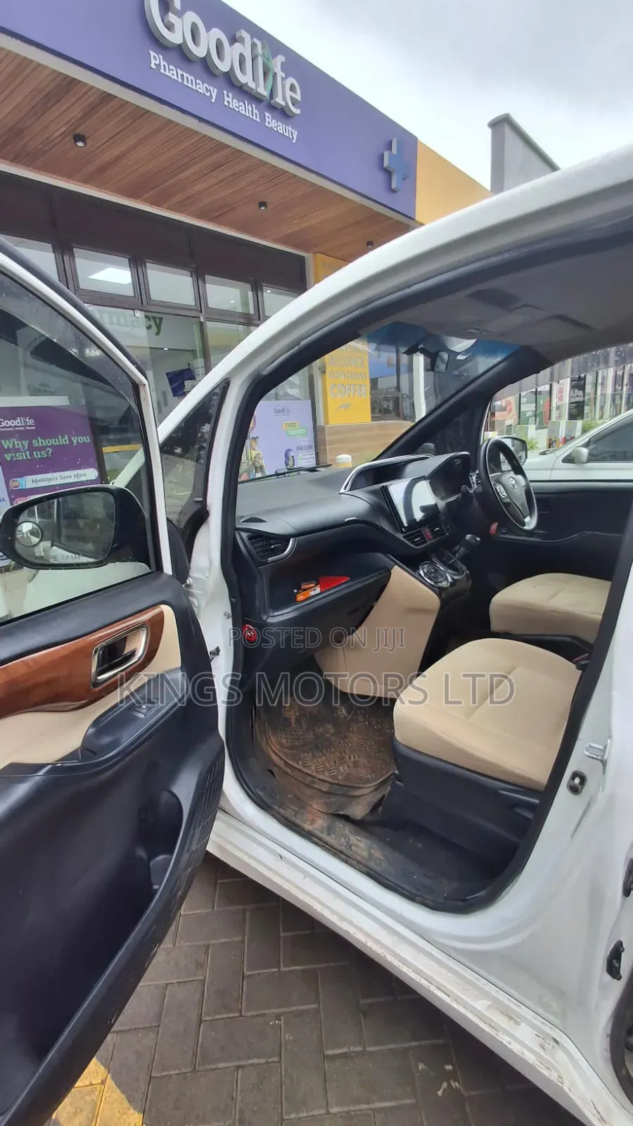 Toyota Noah 2014 White