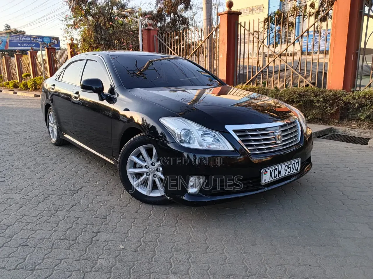 Toyota Crown 2012 Black
