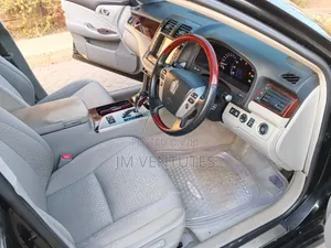 Toyota Crown 2012 Black