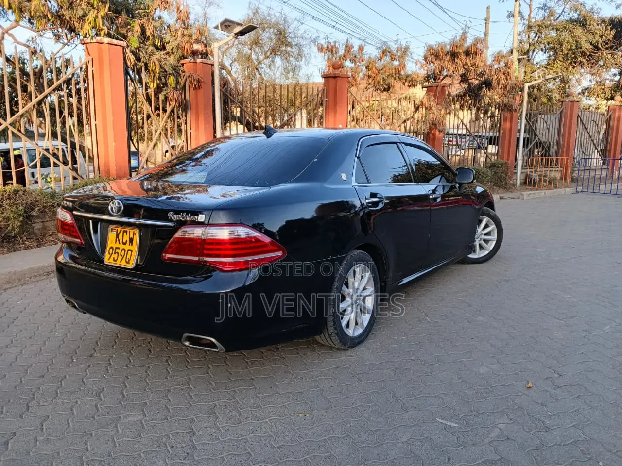 Toyota Crown 2012 Black