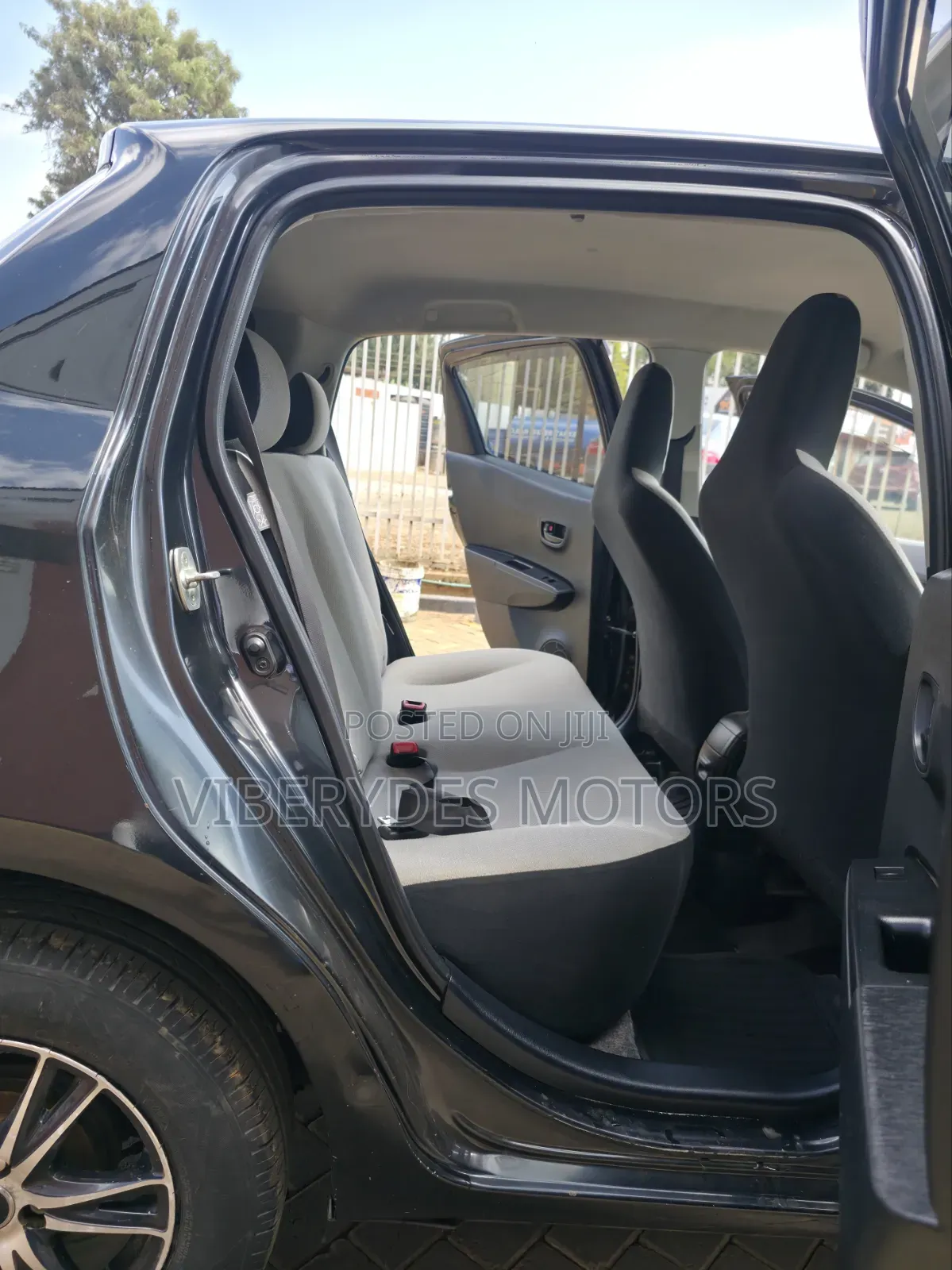 Toyota Vitz 2011 Black