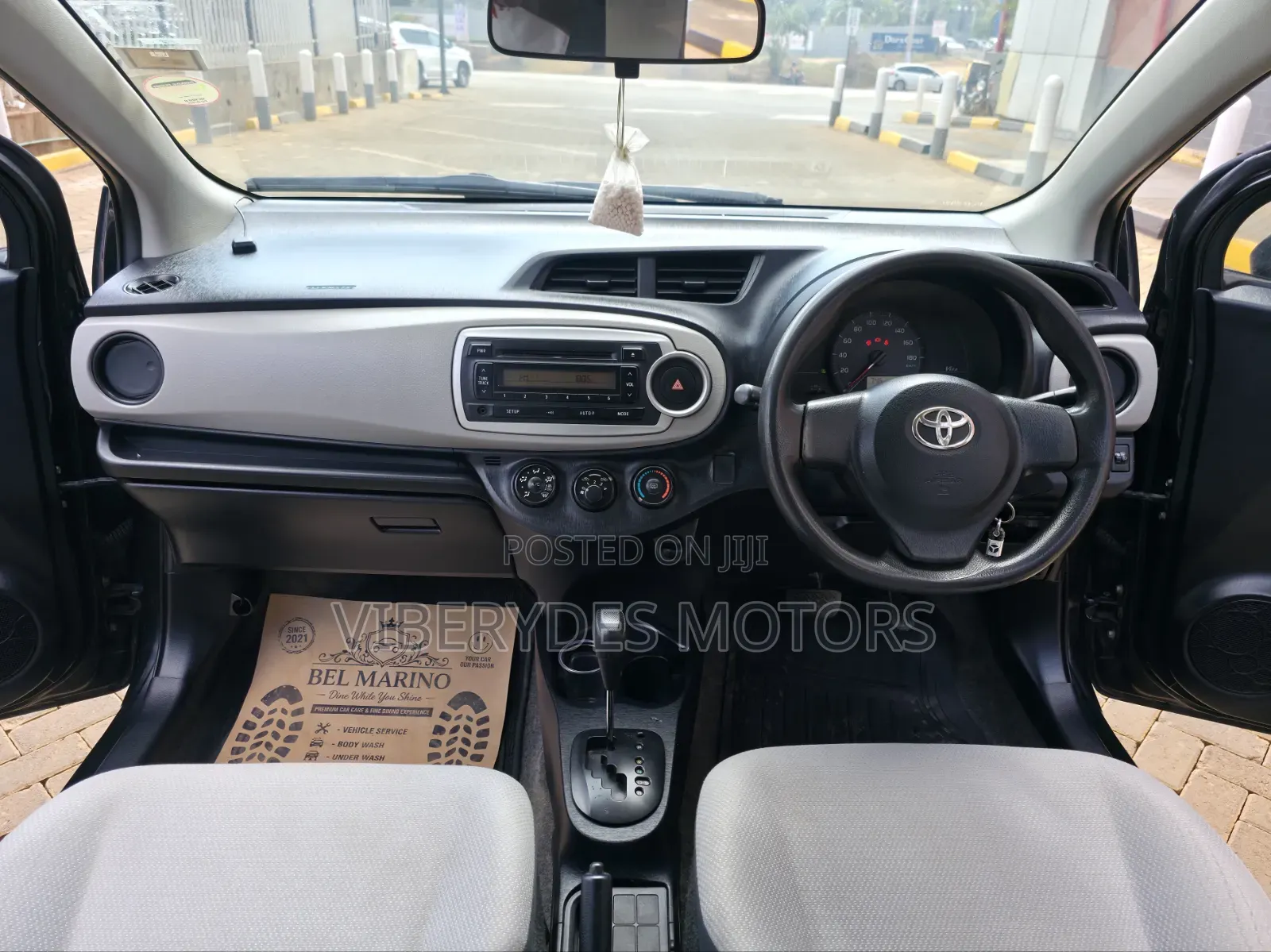 Toyota Vitz 2011 Black
