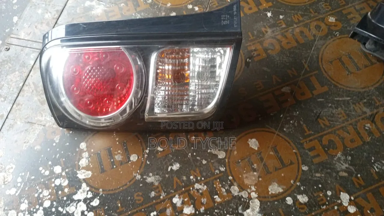 Toyota Rumion Taillight