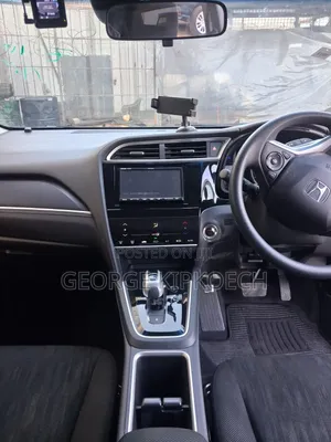 Honda Fit Shuttle 1.5 Hybrid 2WD 2019 Silver
