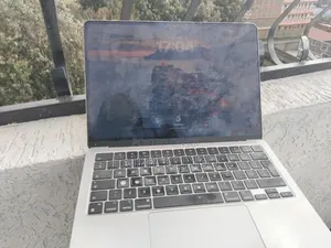 Laptop Apple MacBook Air 2022 M2 8GB Apple M2 SSD 256GB