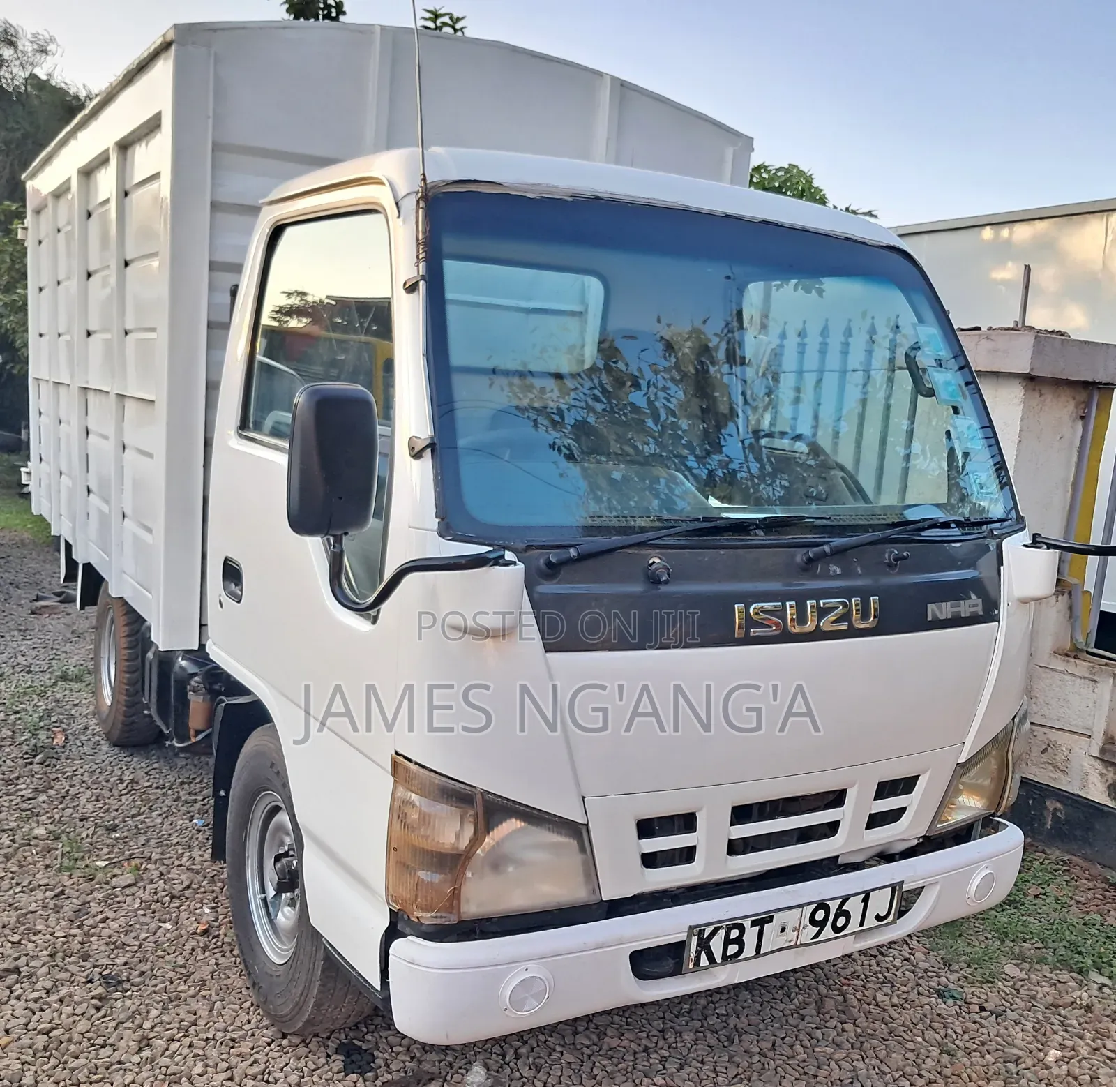 ISUZU NHR Small Lorry
