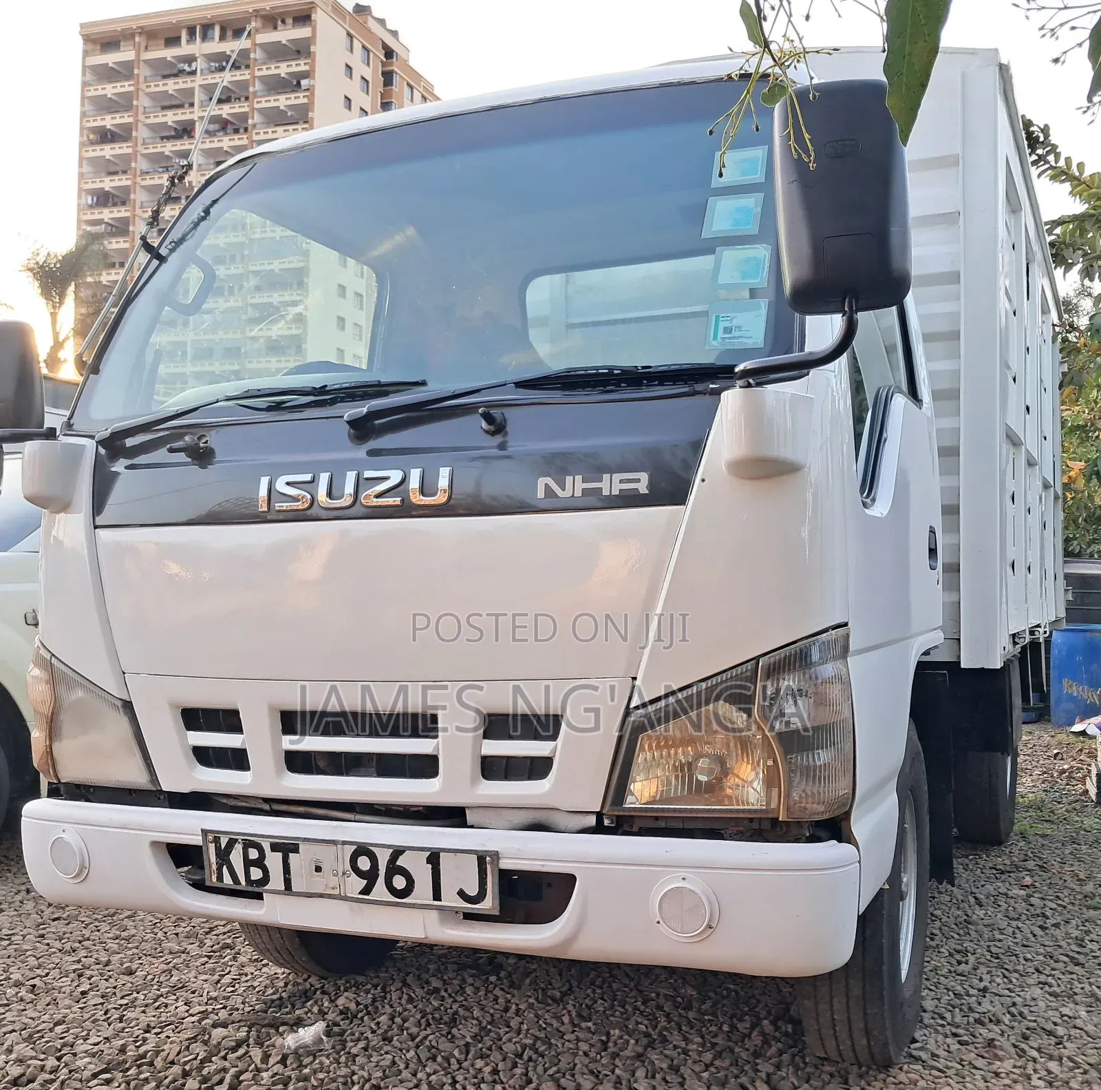 ISUZU NHR Small Lorry