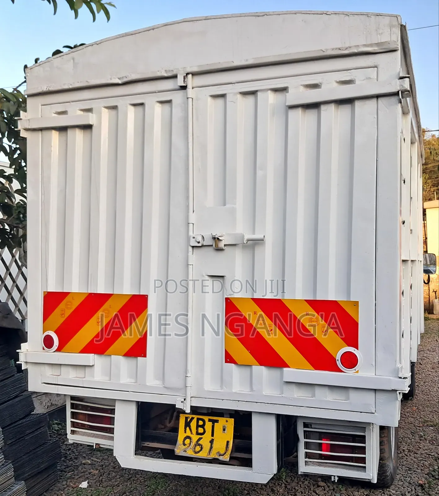 ISUZU NHR Small Lorry