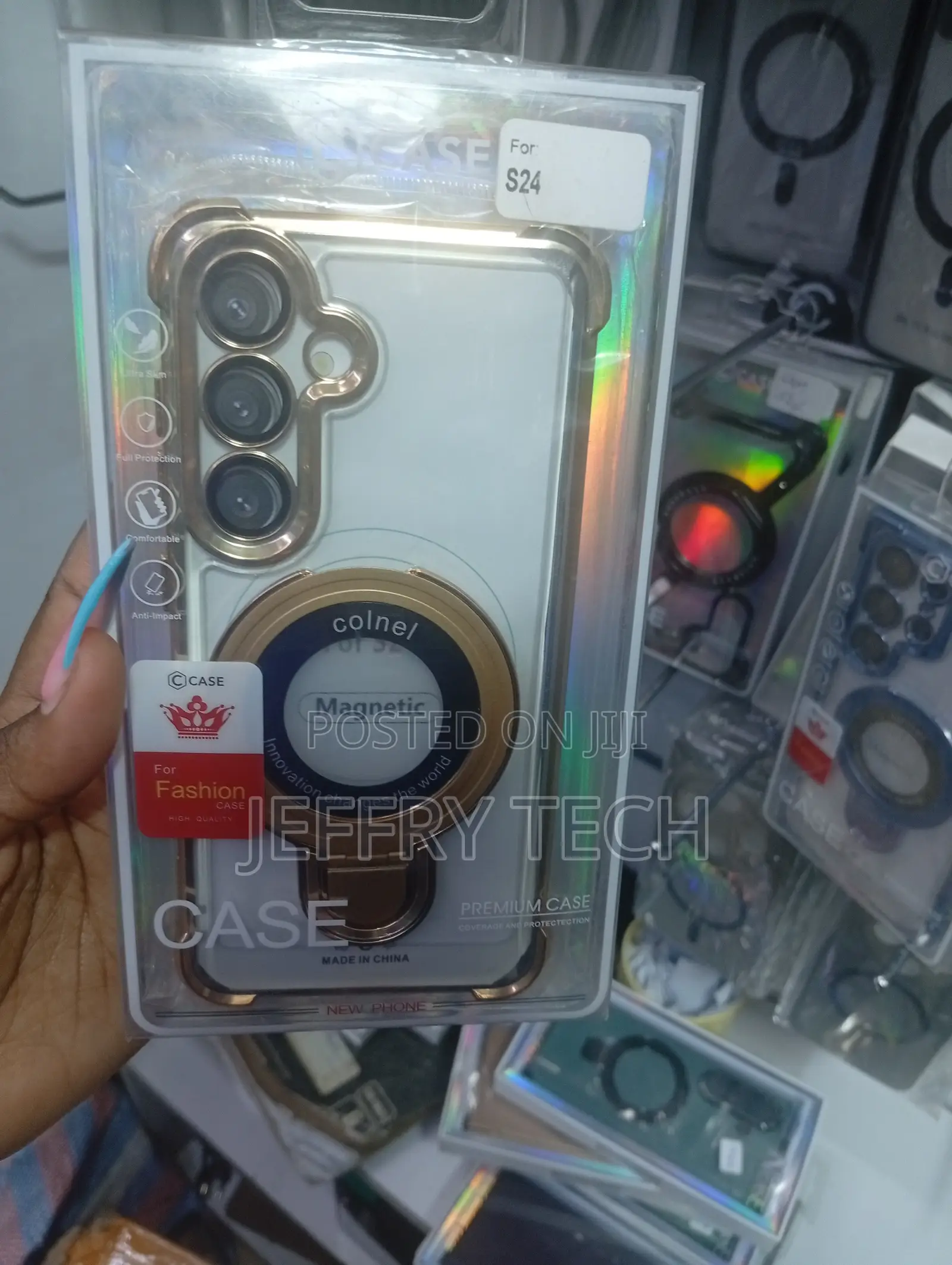 Clear Magnetic Phone Case With a Ring and Lensfor the Galaxy S24.