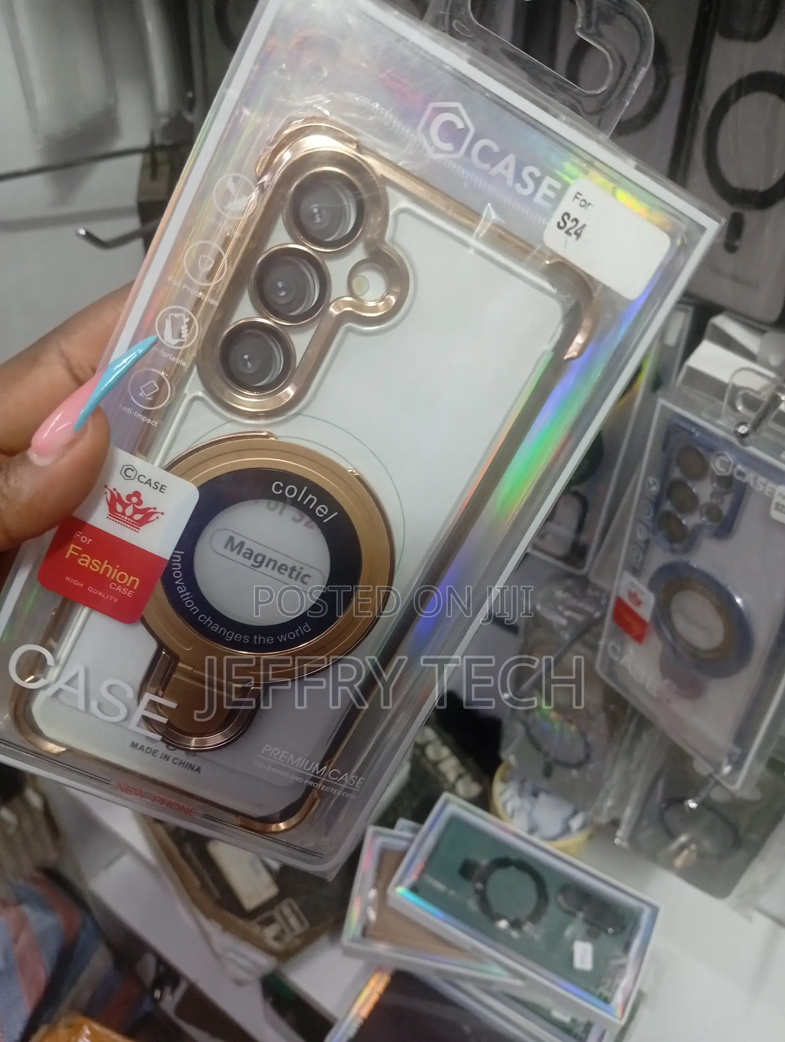 Clear Magnetic Phone Case With a Ring and Lensfor the Galaxy S24.