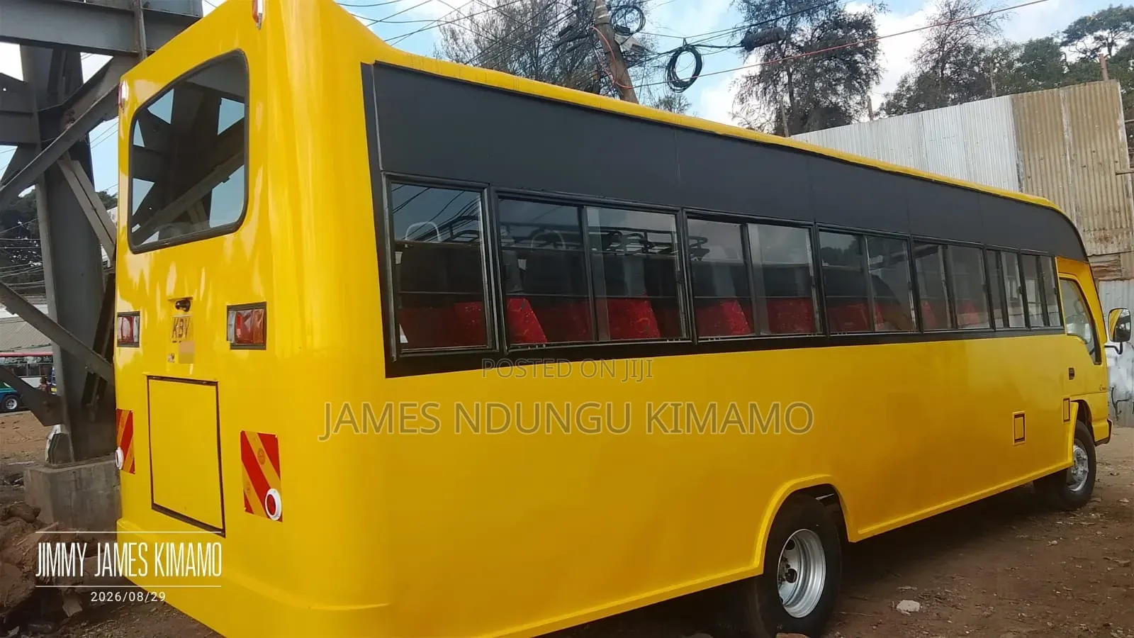 Isuzu NQR 2012 Yellow