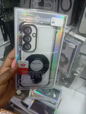 Clear Magnetic Phone Case With a Ring for the Samsung Galaxy S24