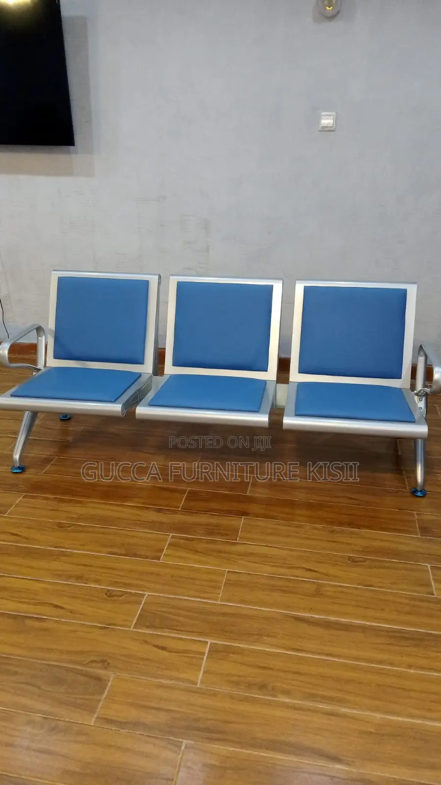 Waiting Bench; 3 Link Padded Visitor Bench