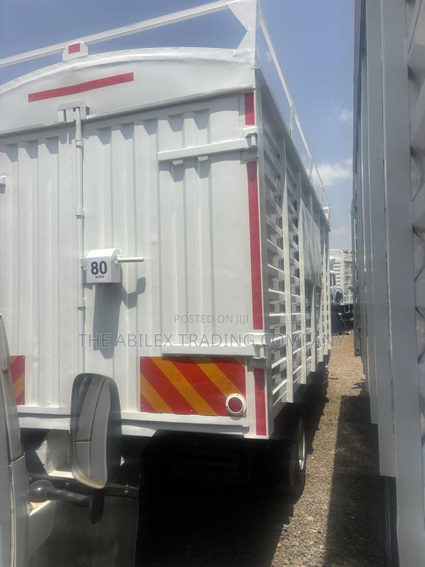Mitsubishi Canter 2019 White - thumbnail 8