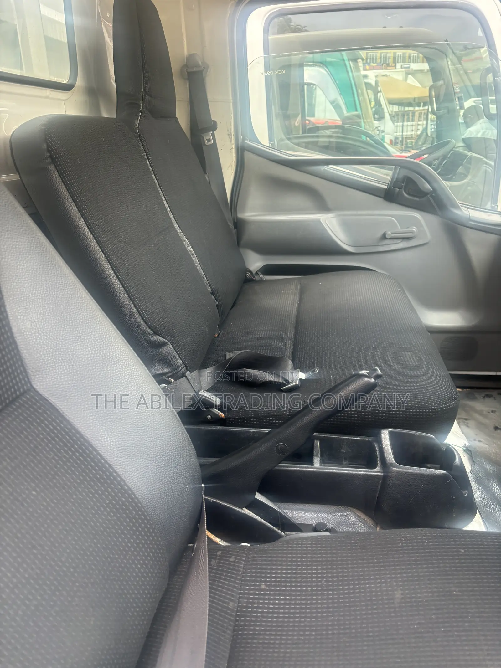 Mitsubishi Canter 2019 White