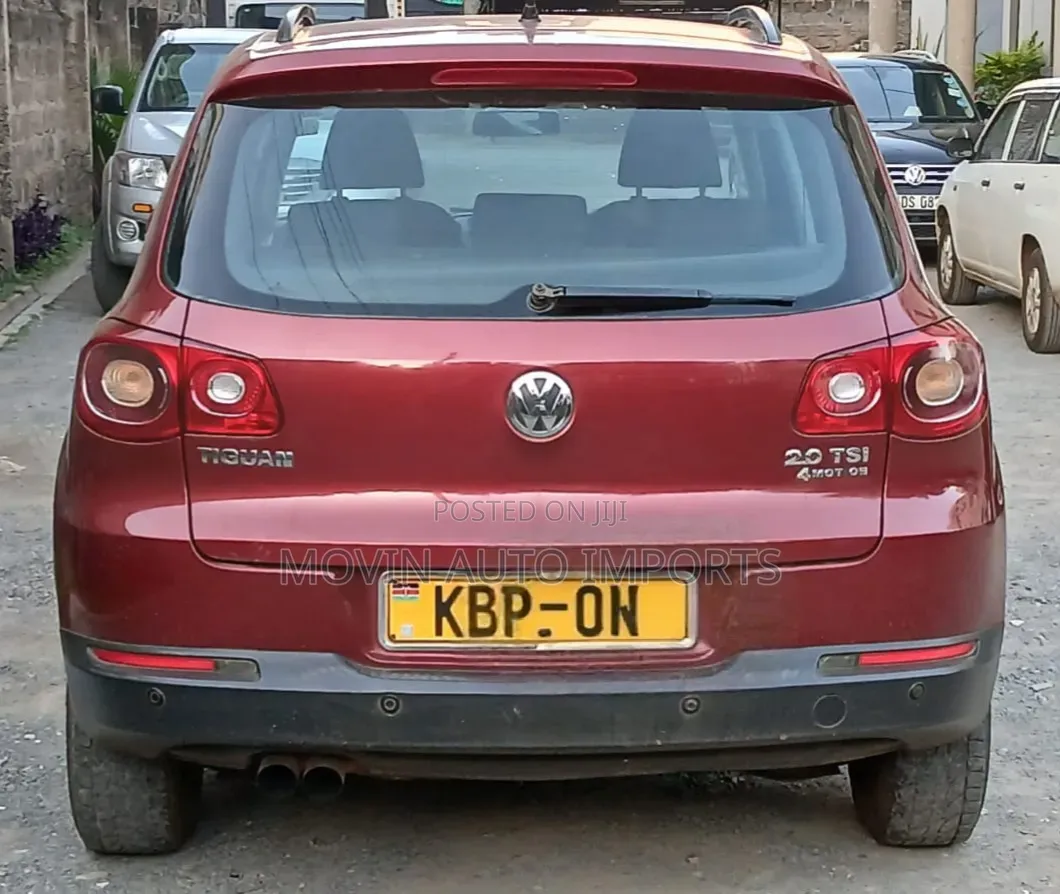 Volkswagen Tiguan S 2011 Maroon