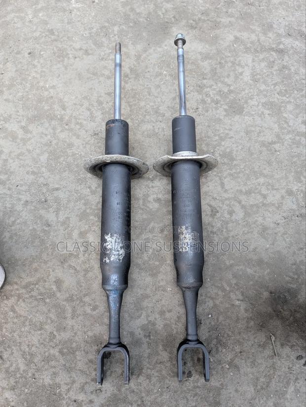 Volkswagen Passat 2006 Shock Absorbers.