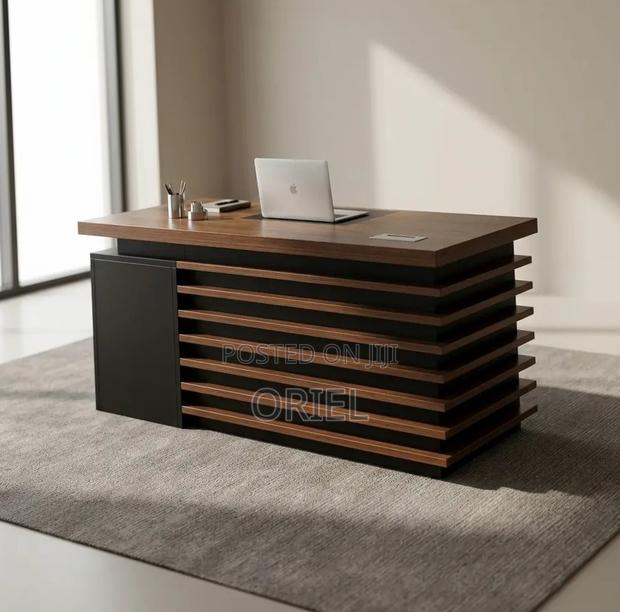 Office Desk : Brown Office Desk