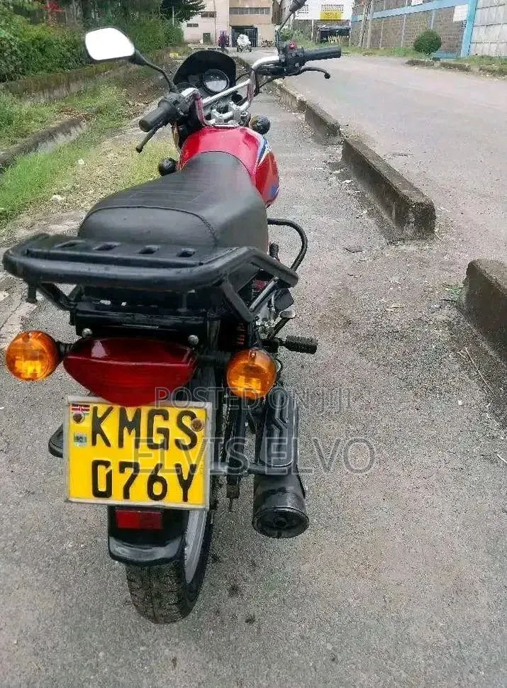 Bajaj Boxer 2025 Red