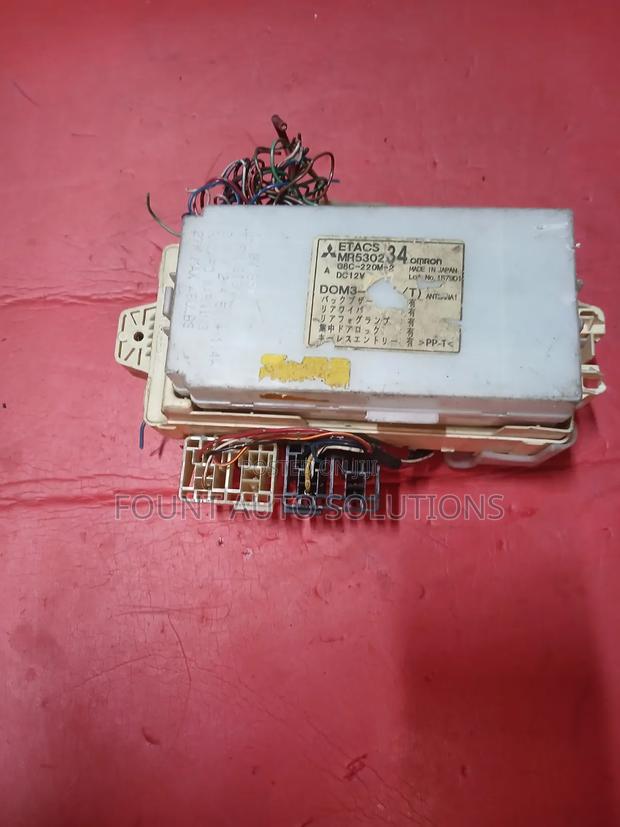Fuse Box Mitsubishi Pajero - thumbnail 2