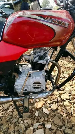 Bajaj Boxer 2025 Red