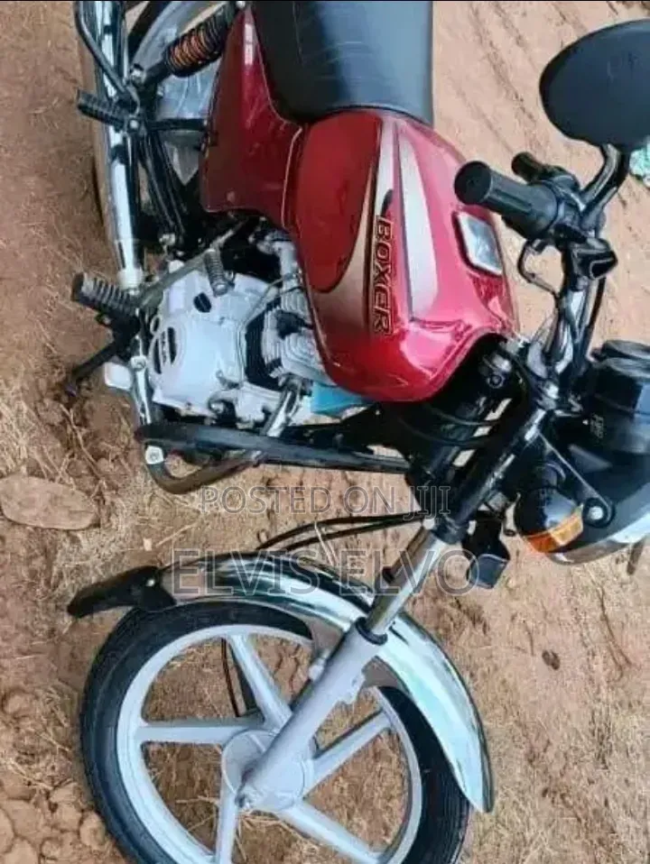 Bajaj Boxer 2025 Red