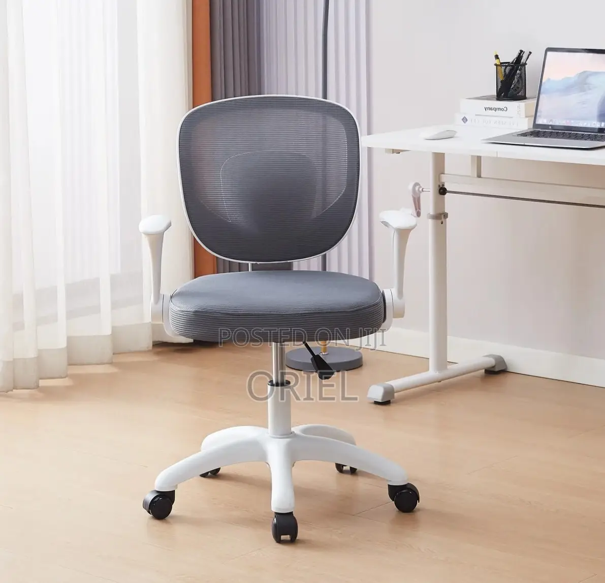 Office Chair : Adjustable Chair With Ergonomic Backrest