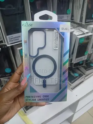 Magnetic Frosted Phone Case in for the Samsung Galaxy S24 Ultra.