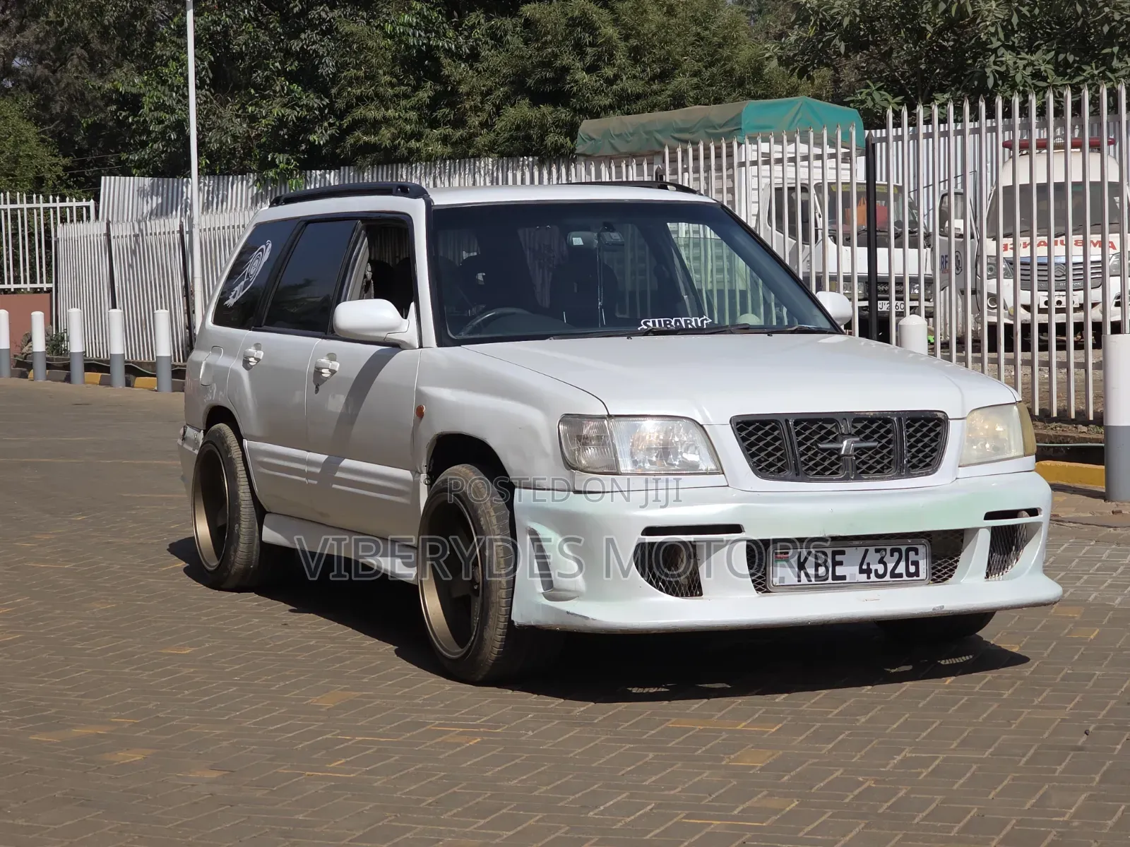 Subaru Forester 2001 White