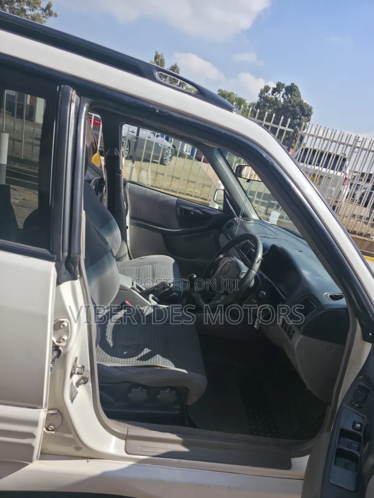 Subaru Forester 2001 White